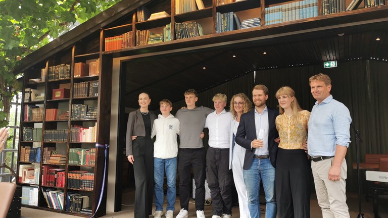 Vínstofa Friðheima hefur verið opnuð