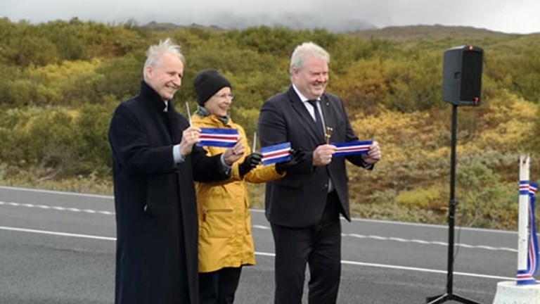 Nýr Þingvallavegur opnaður umferð